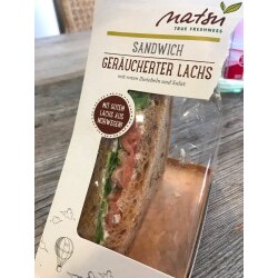 natsu Sandwich Geräucherter Lachs mit roten Zwiebeln und Salat