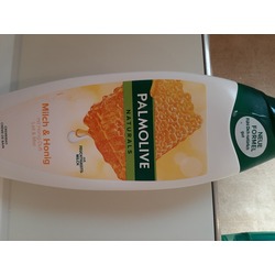 Palmolive - Naturals Cremebad Milch und Honig & Feuchtigkeitsmilch