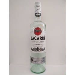 Bacardí - Carta Blanca: Superior White Rum, establecido en 1862 una empresa de la familia Bacardí