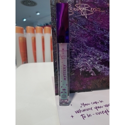 essence everyday is a mystery plumping lipgloss 01 Dragon