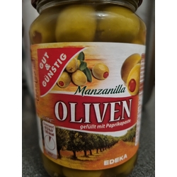 Oliven gefüllt mit Paprikapaste