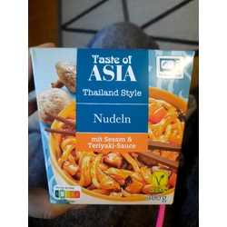 Thailand Style Nudeln mit Sesam Teriyaki-Sauce
