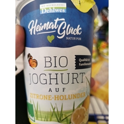 Bio Joghurt auf Zitrone Holunder